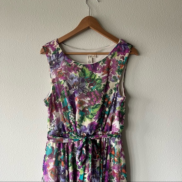 Floral long dress. - Picture 3 of 6